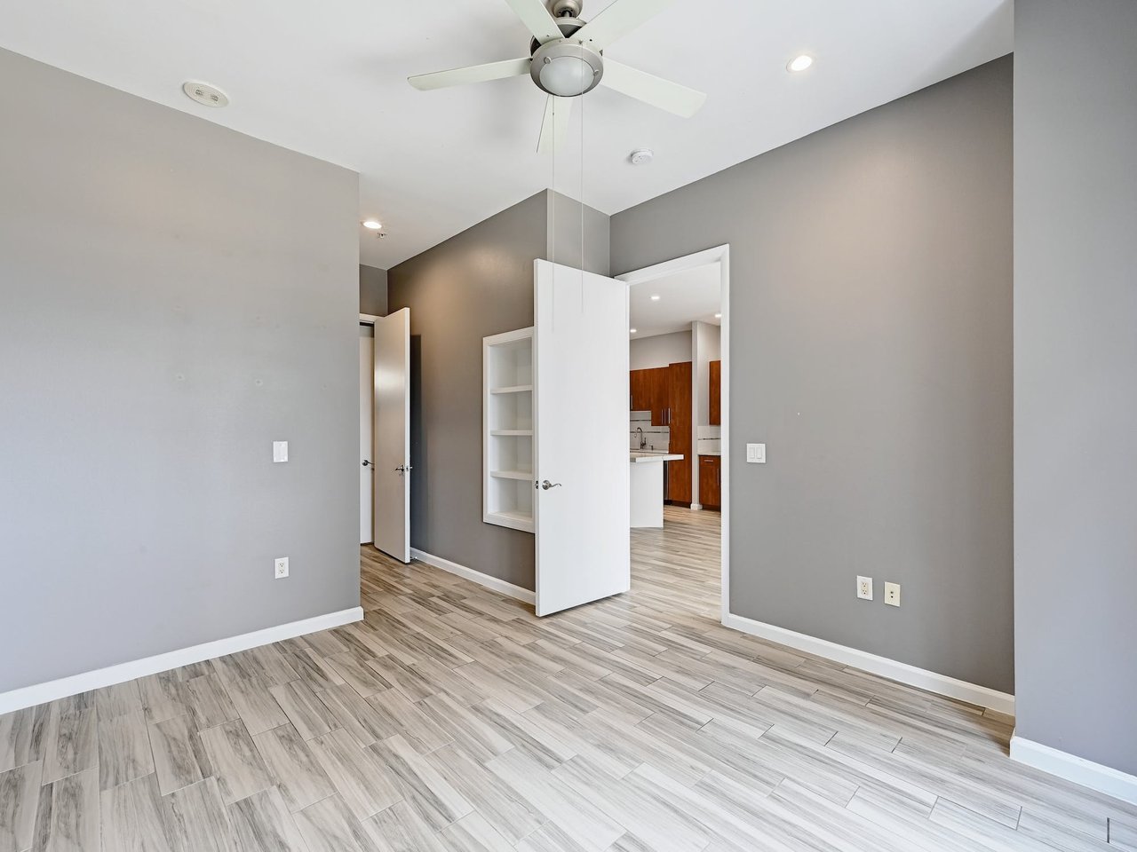 54 Rainey Street PH09