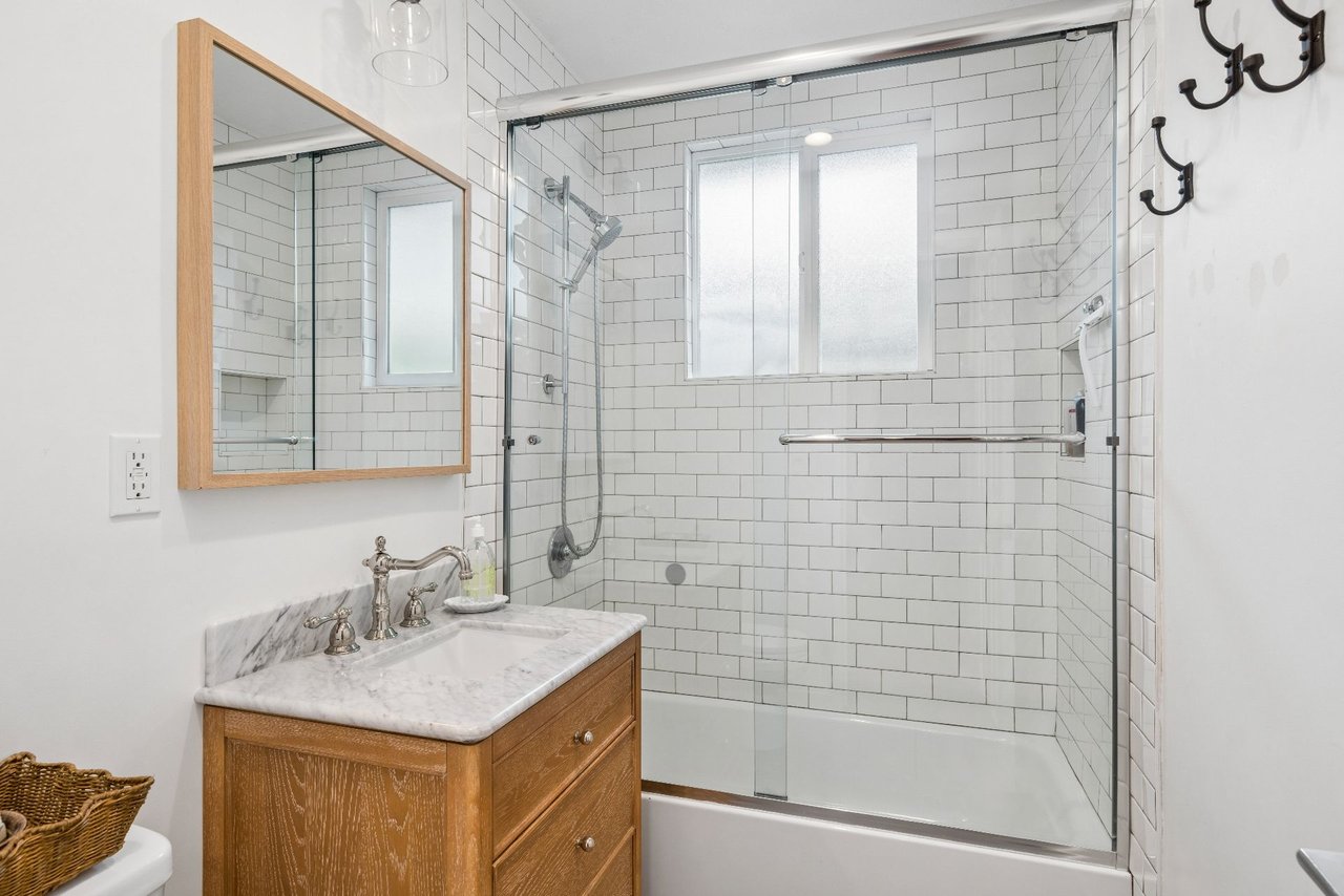 782 W 18th Street