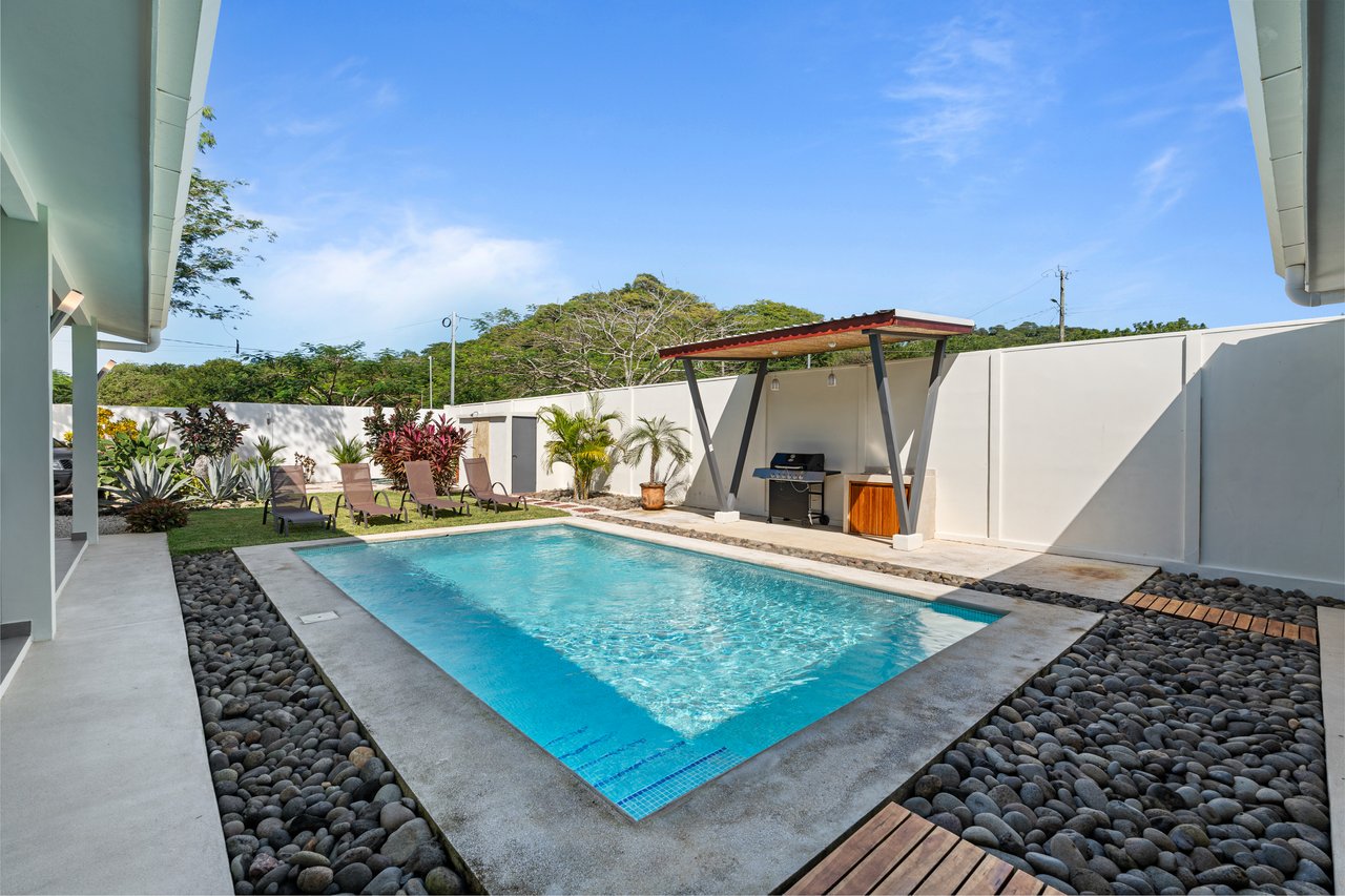 Casa Encanto | 4 bed home Walking distance to Playa Penca!