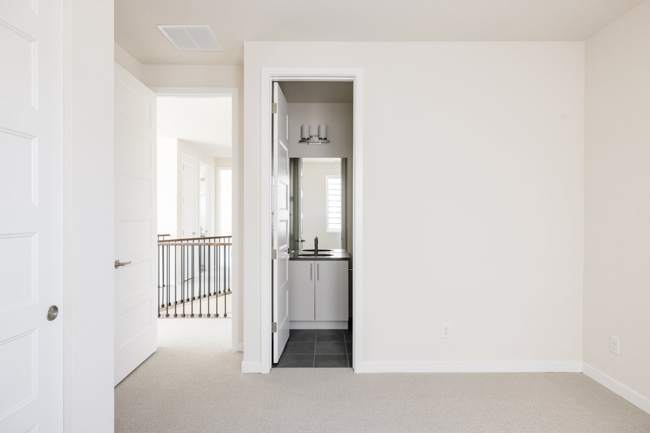 Fusion 1C - Finished Basement & 2-1 Buydown Included