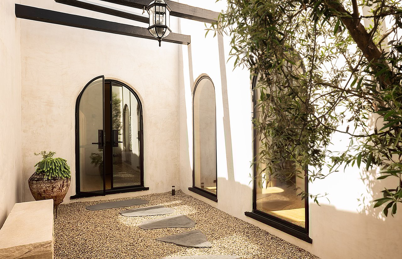 330 N Arden Blvd, Hancock Park