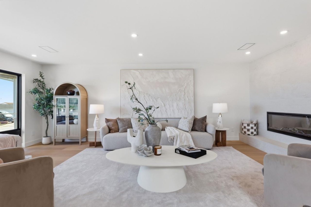 1041 Crestview Drive