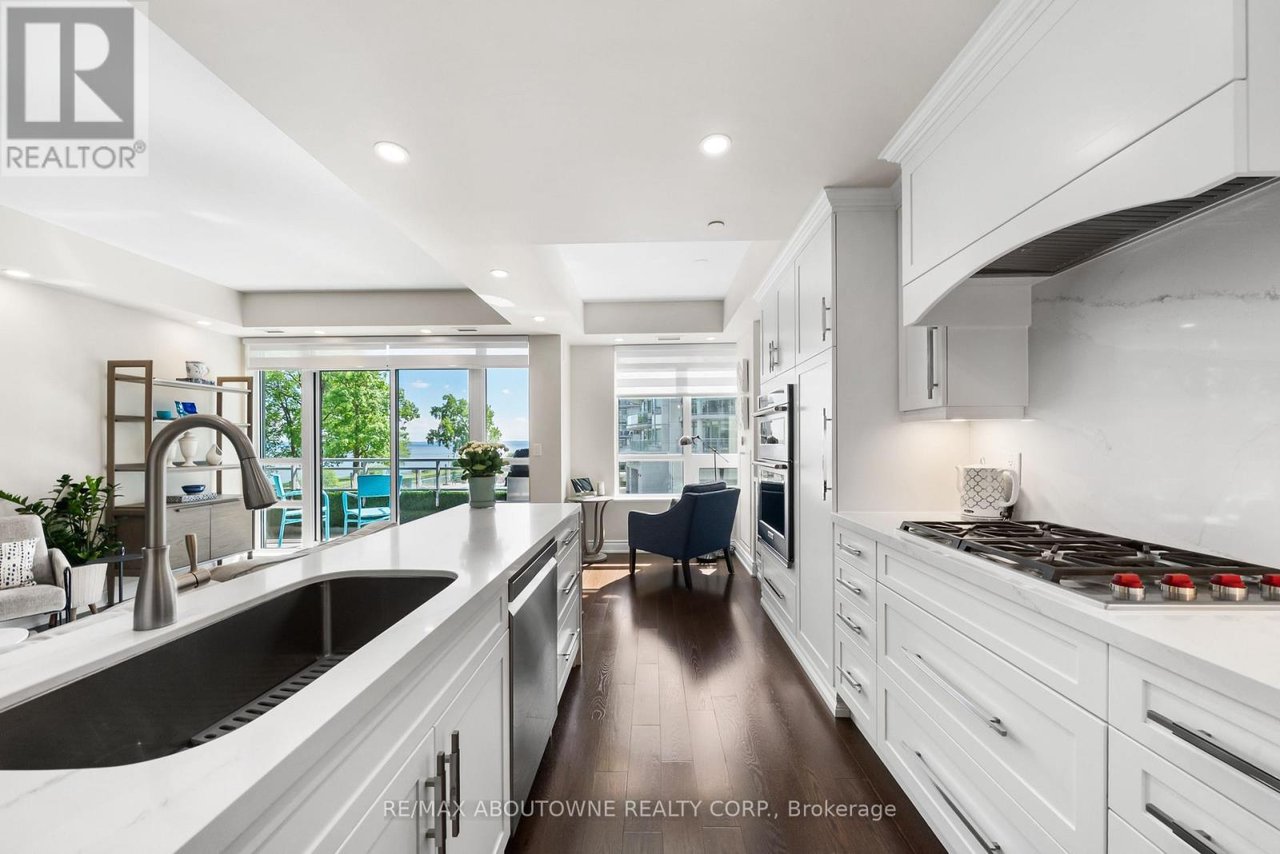 3500 Lakeshore Road W 205