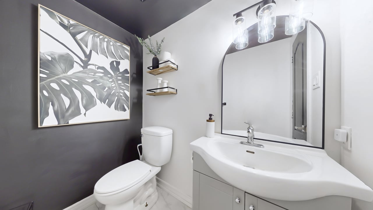 52 Adelaide Street Unit:32