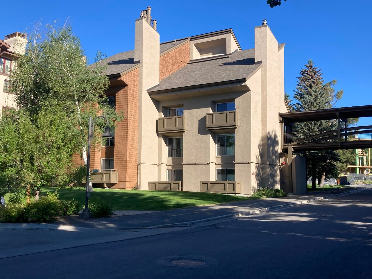 Elkhorn Village Studio