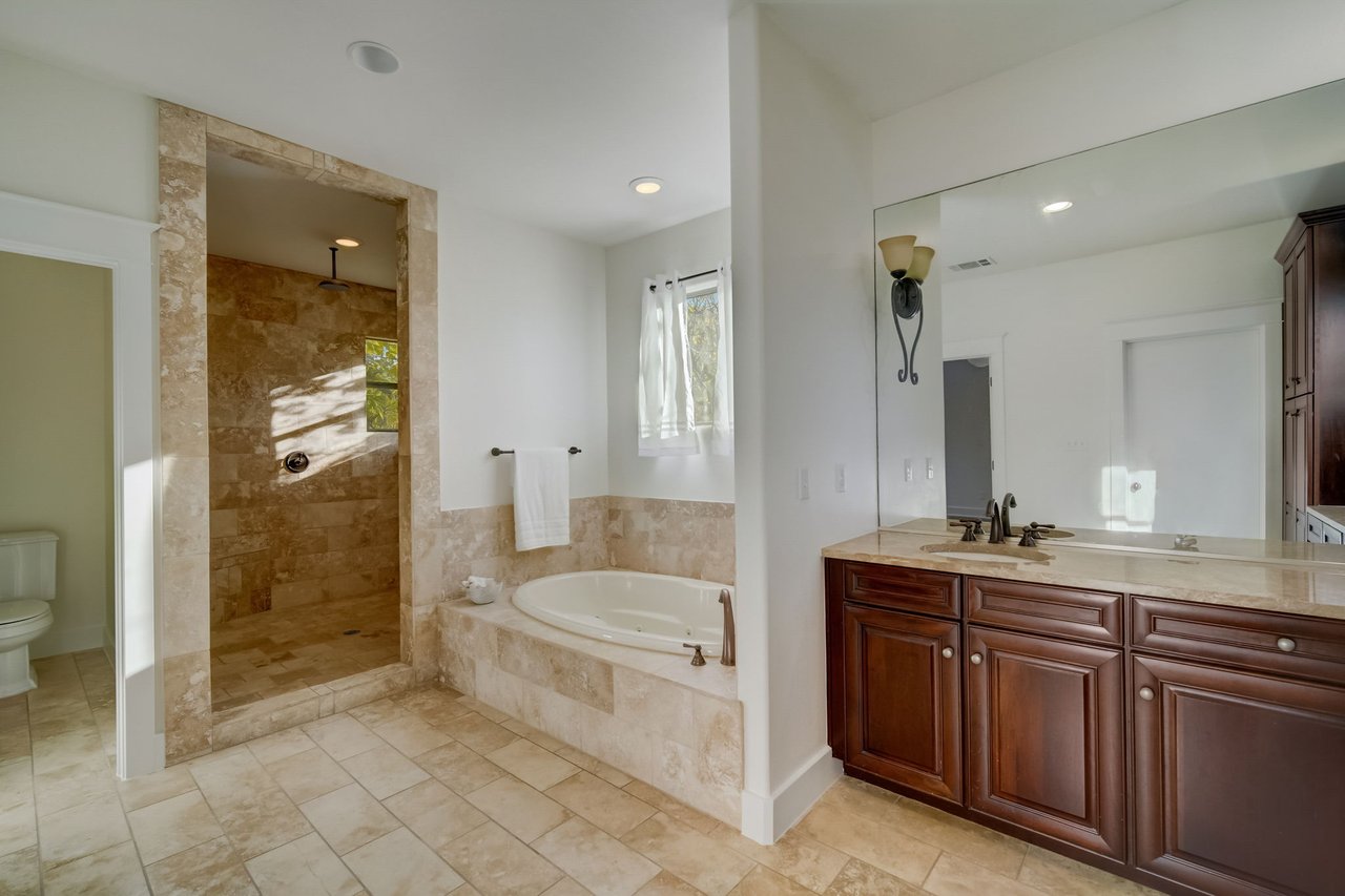 1411 Burford Pl