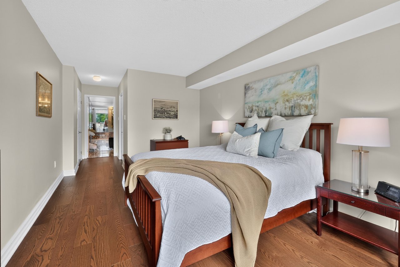 211-221 Robinson Street, Oakville
