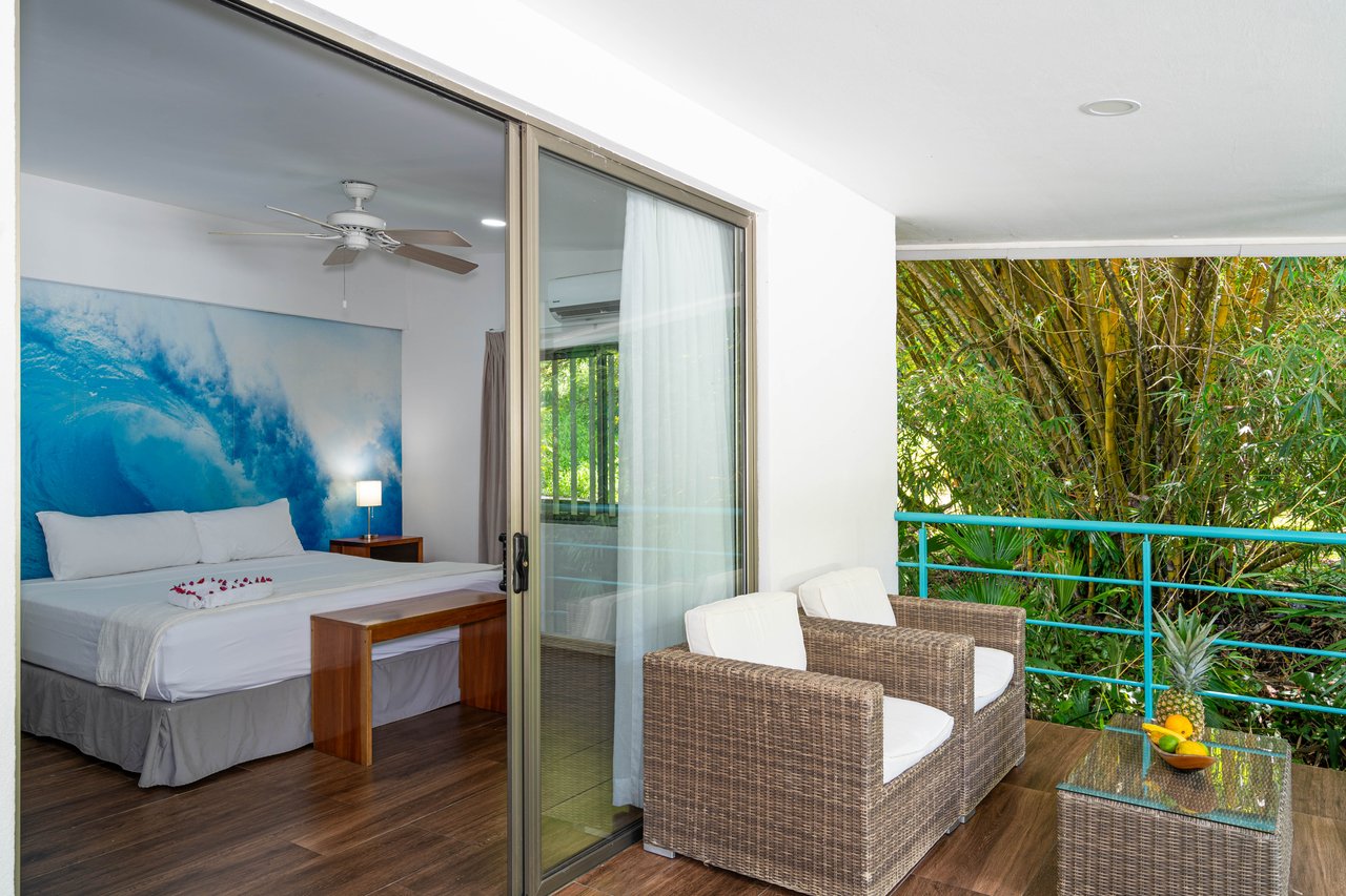 22 Unit Tropical Boutique Hotel steps from Manuel Antonio Park & Beach