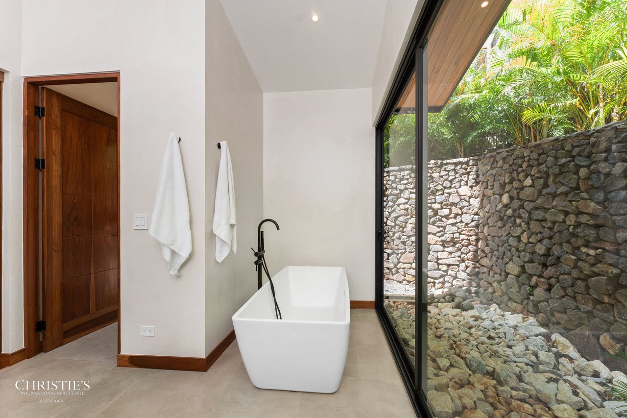 Casa Lola – Contemporary Beachside Oasis in Playa Grande