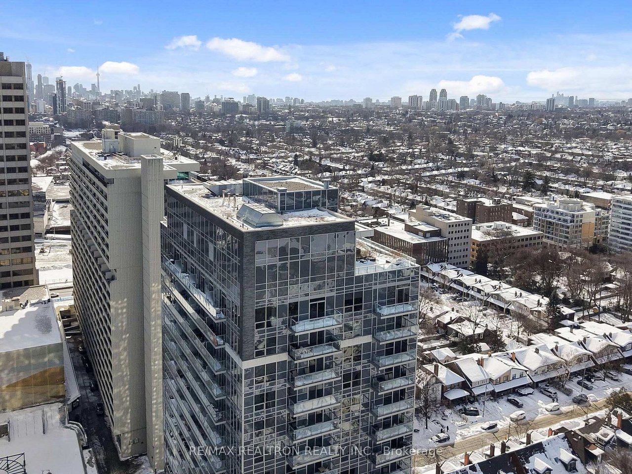 PENTHOUSE ON ENGLINGTON CROSSTOWN LRT