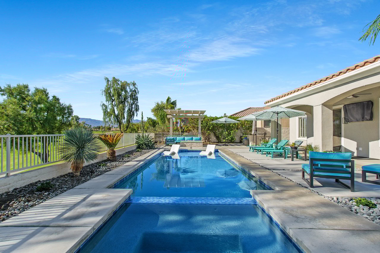 Poolside & Par on San Mateo