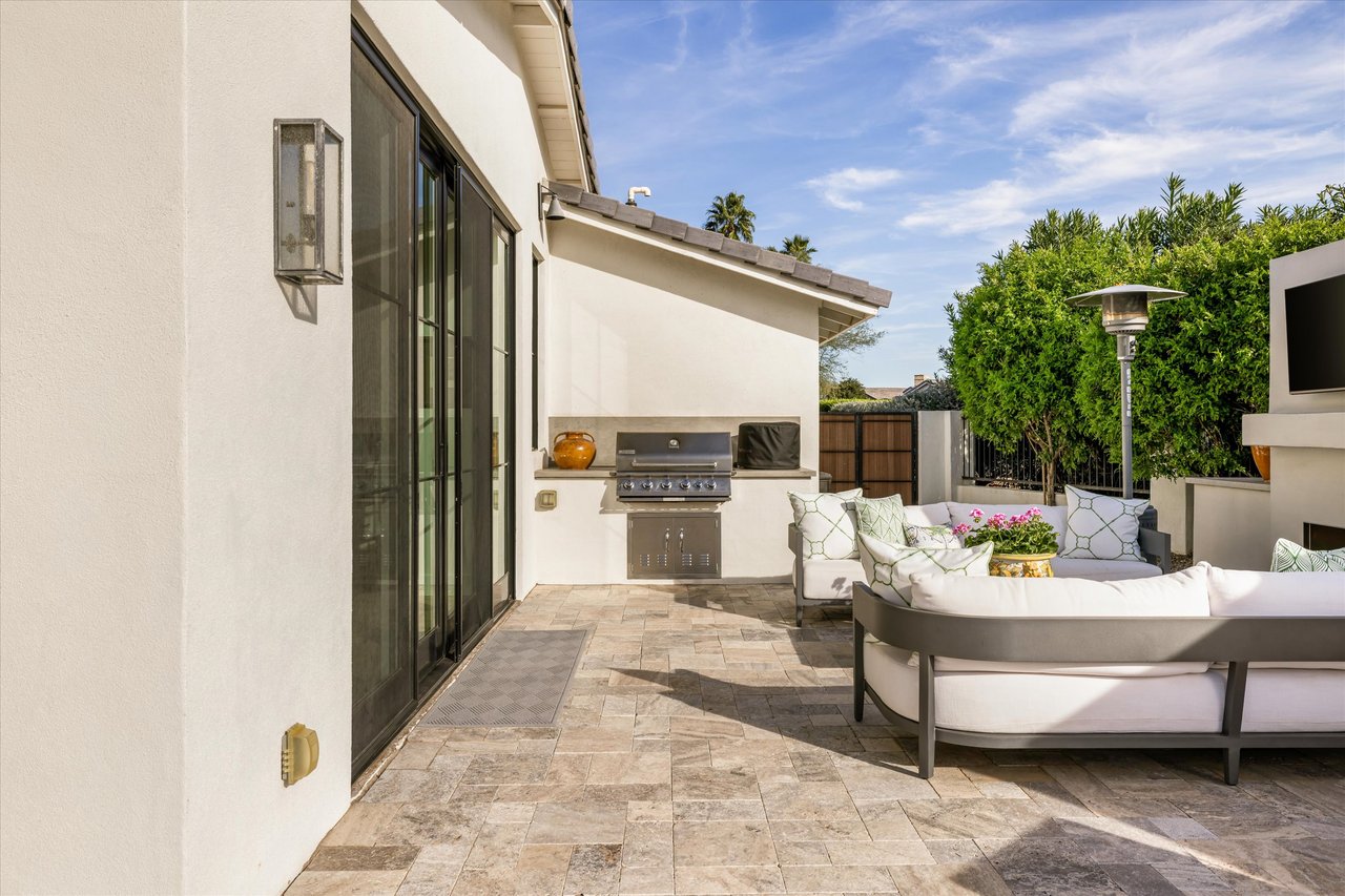 5635 E LINCOLN Drive 33