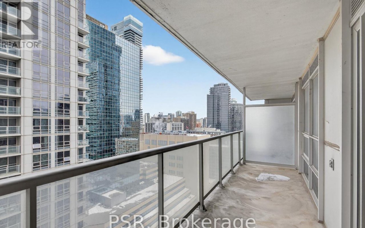 2414 - 761 Bay St