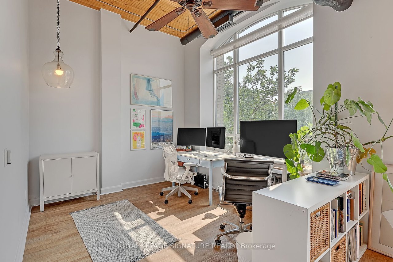 993 Queen St W 226