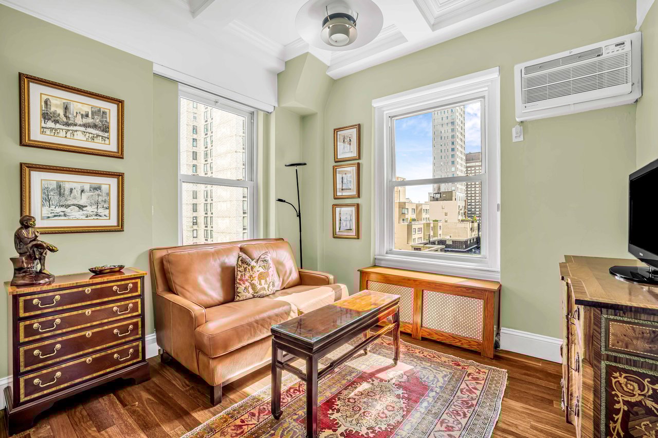 1049 Park Avenue