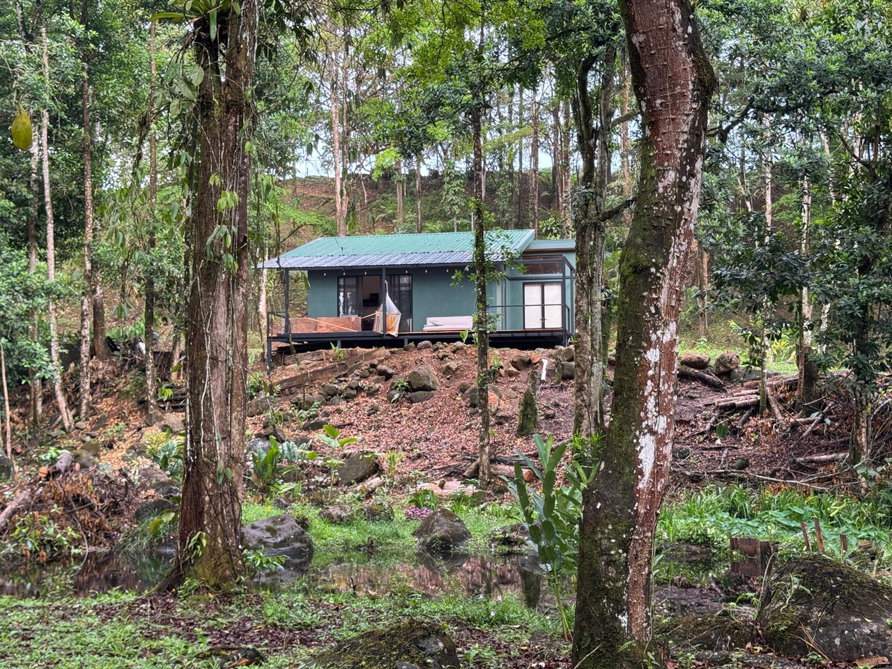 Costa Rica Mountain Retreat – 1.8 ha with Luxury Cabin, Private Lake & Riverfront