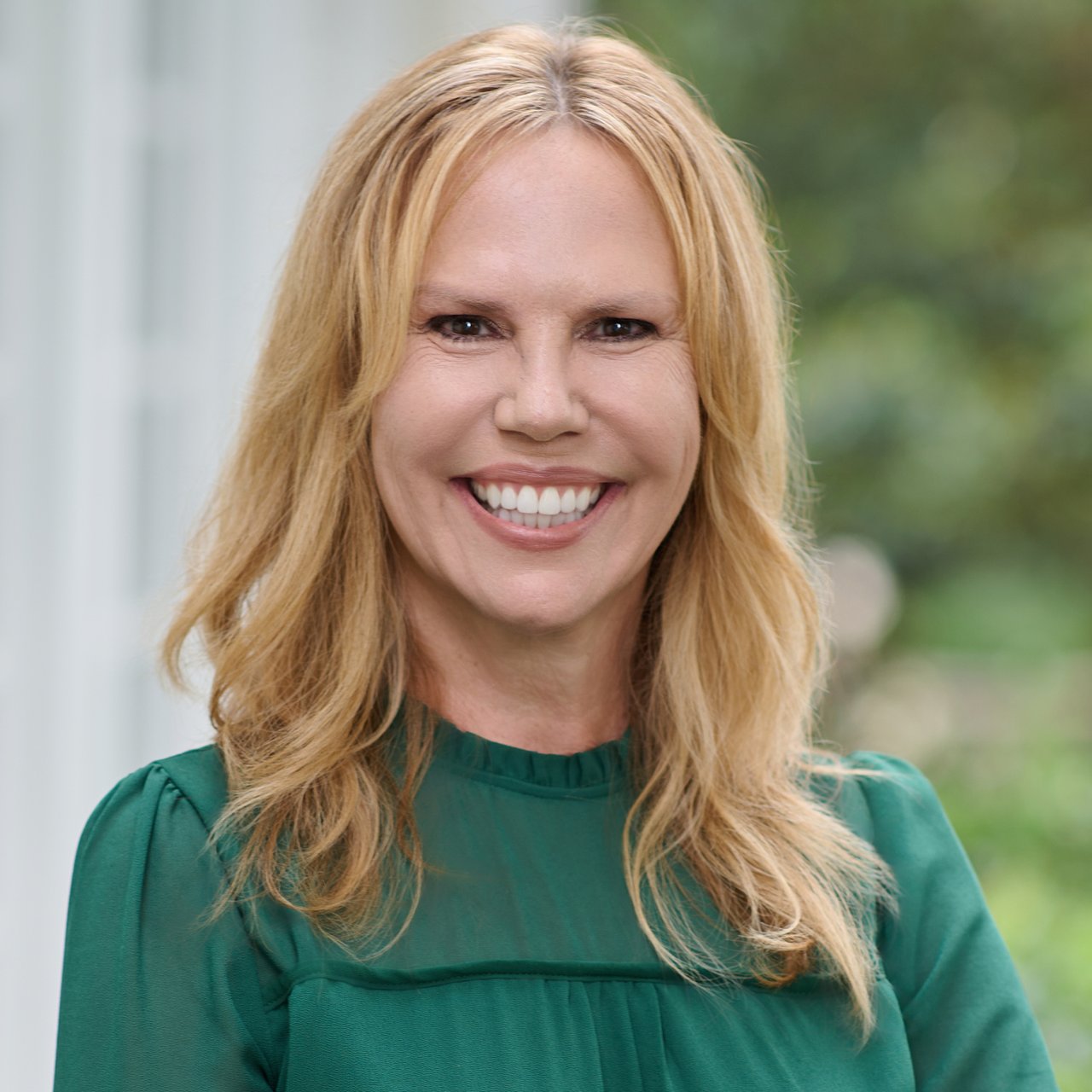 Kelly Ensminger Charlotte, NC Real Estate Agent Headshot
