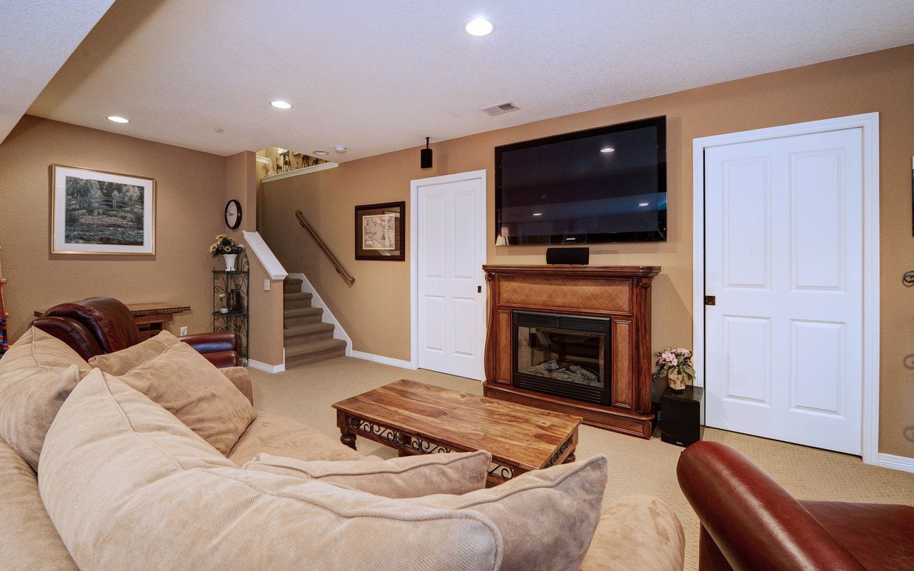 2481 Mapleton Avenue