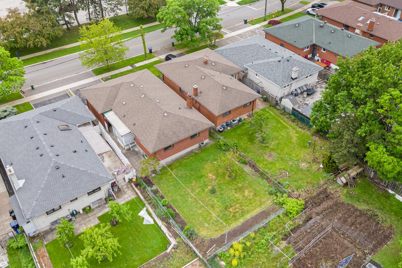 102 Clement Rd
