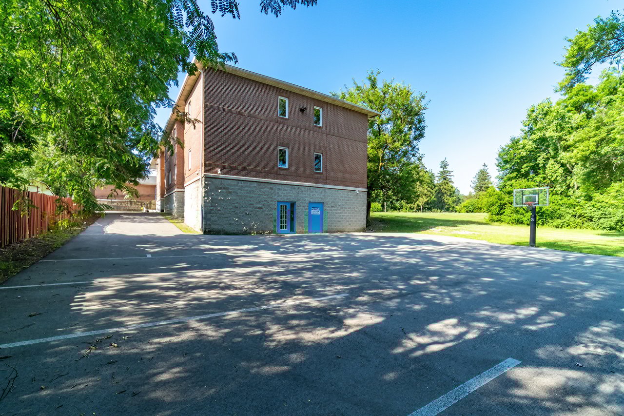 Ball State Greek House Goes to Public Auction