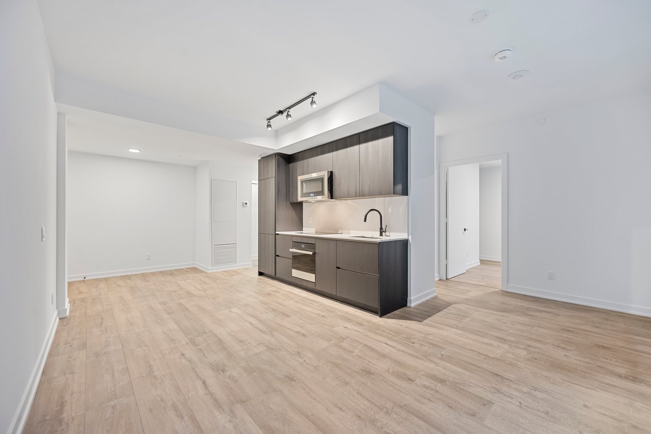 327 King Street W 301
