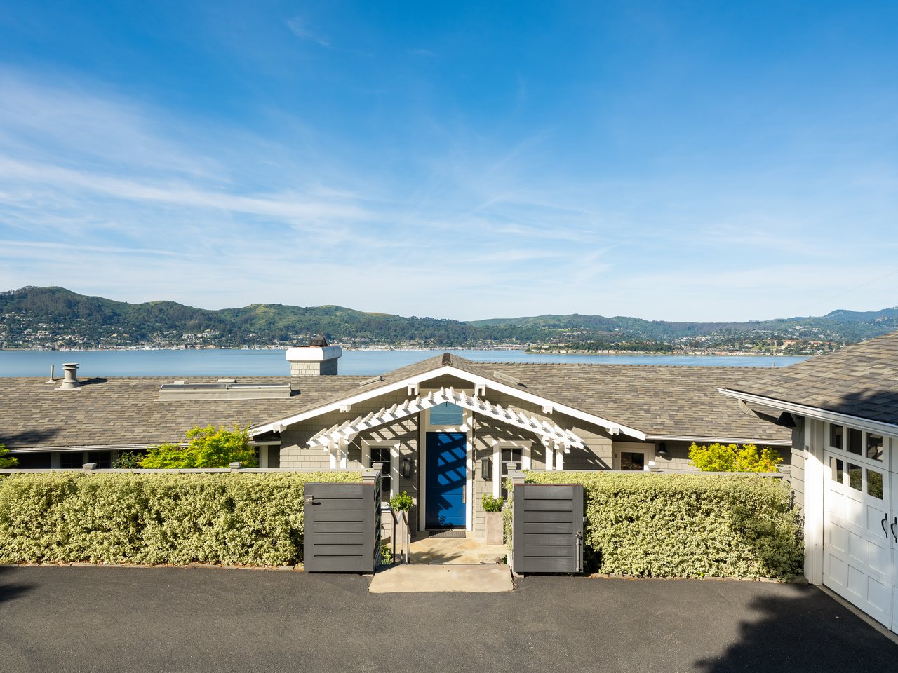 Extraordinary View Residence