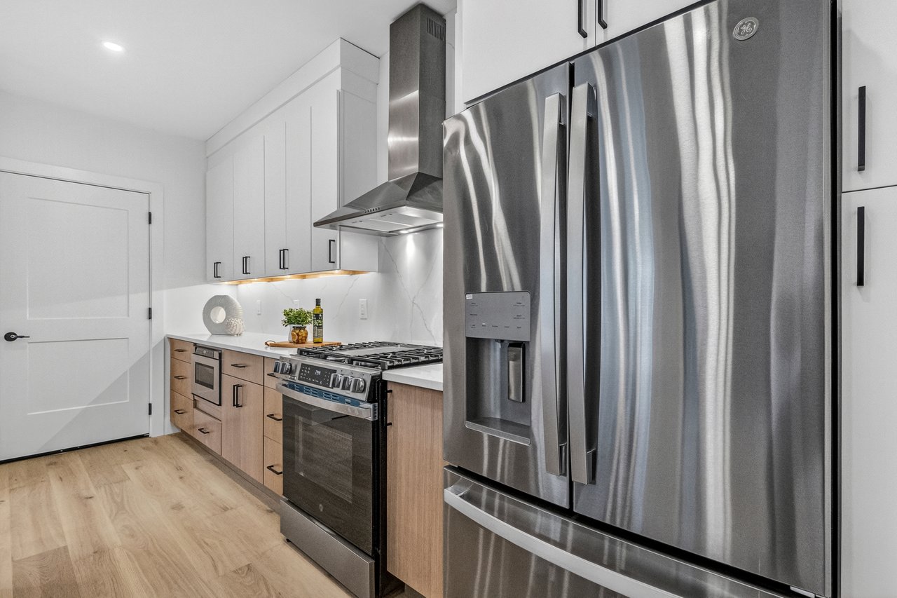 887 Linden Ave, Ridgefield, NJ 07657