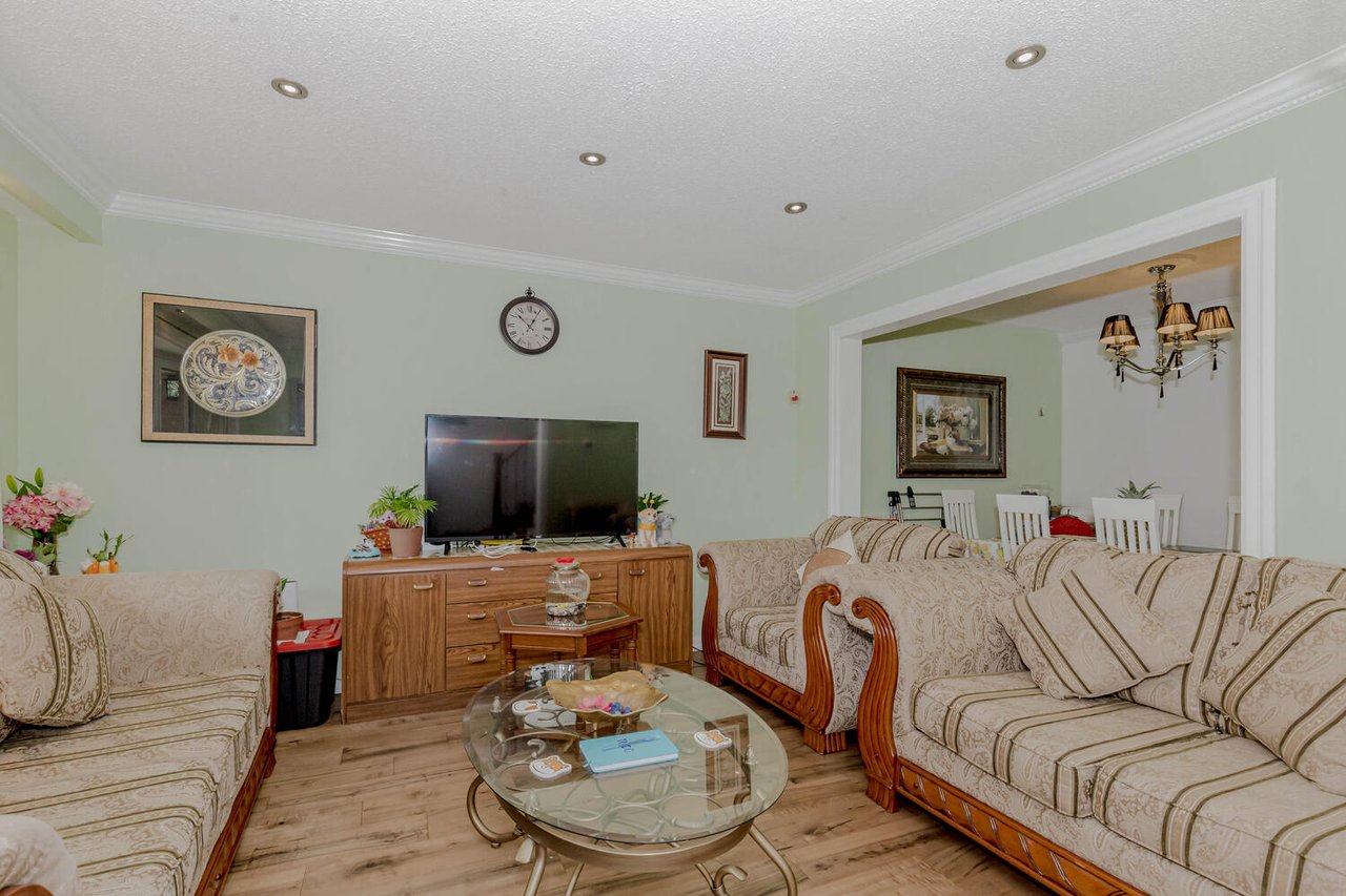 11 Glenmore Crescent