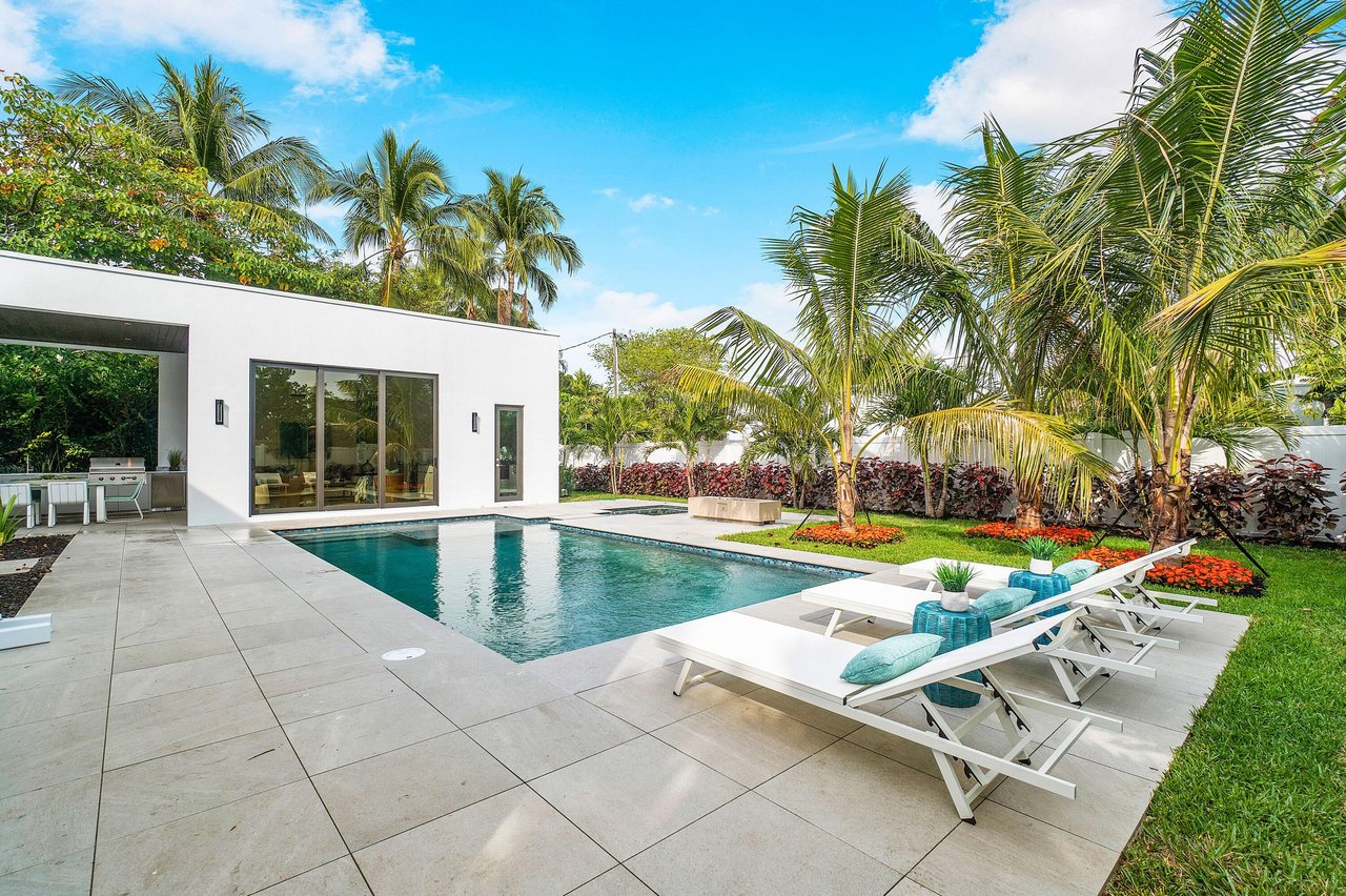 17 NW 15th St