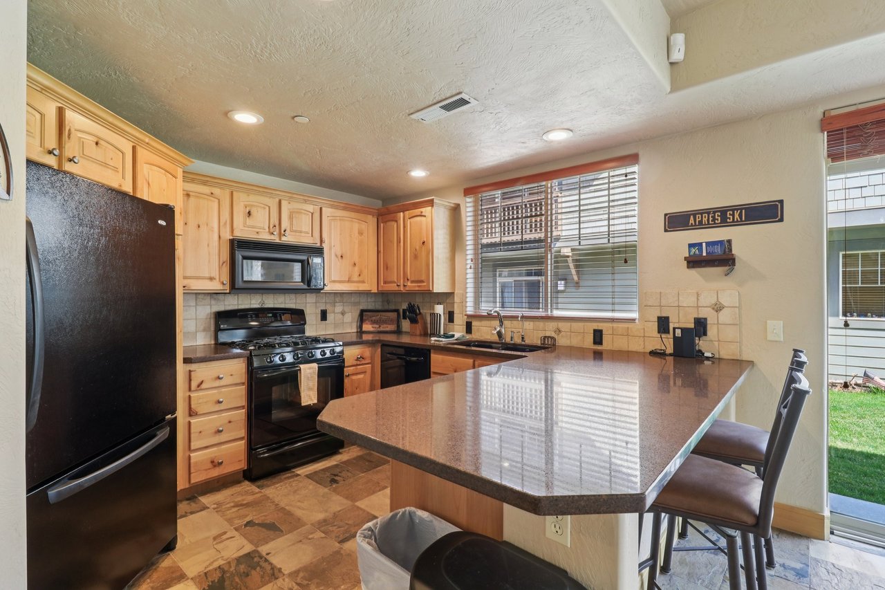 6010 N Fox Pointe