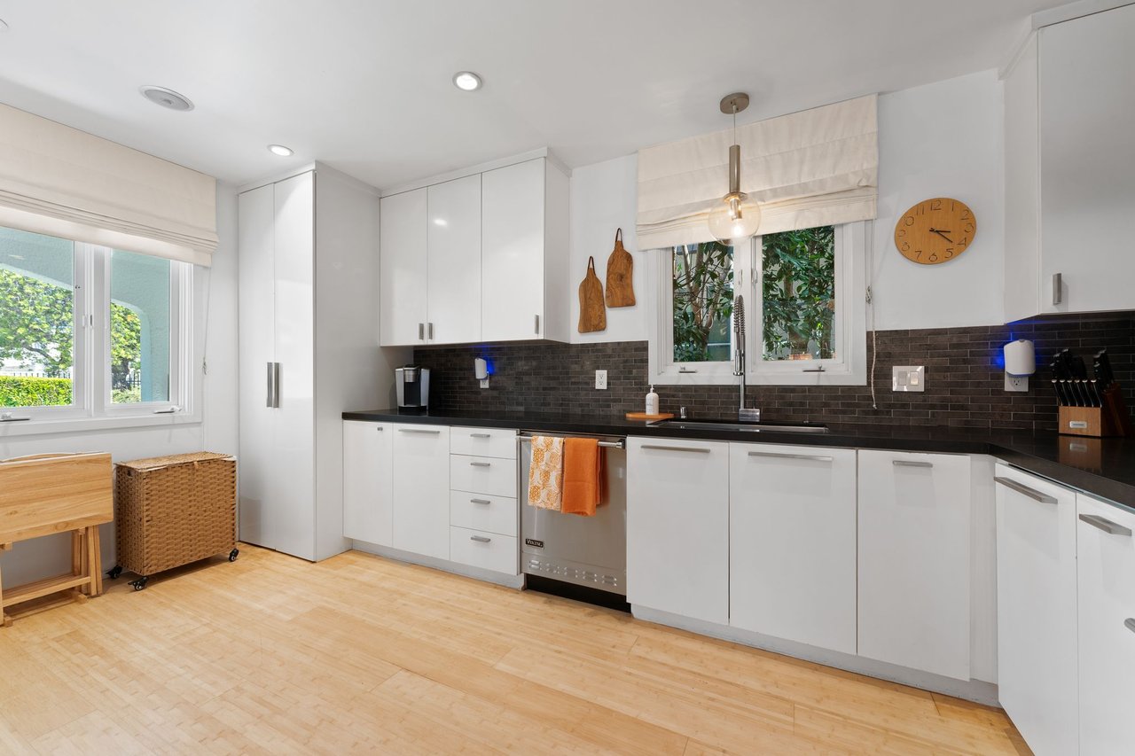 8814 Rosewood