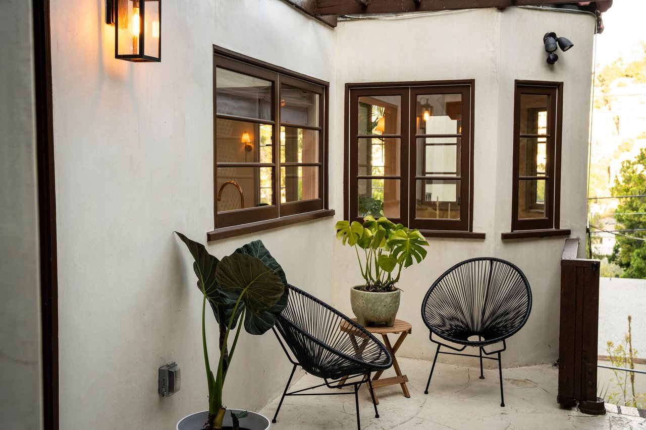 Vacant Trophy Silverlake Triplex With Reservoir Views