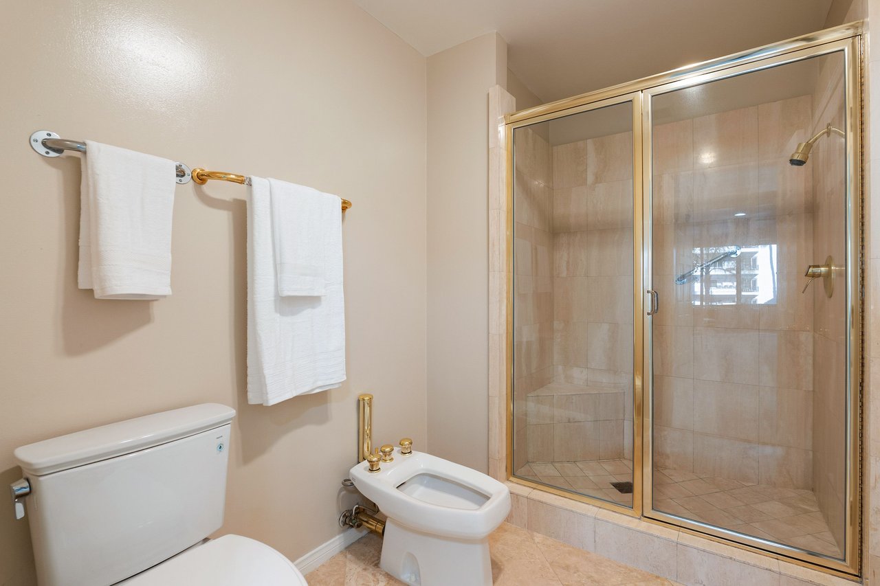 Park Wilshire #406, Wilshire Corridor