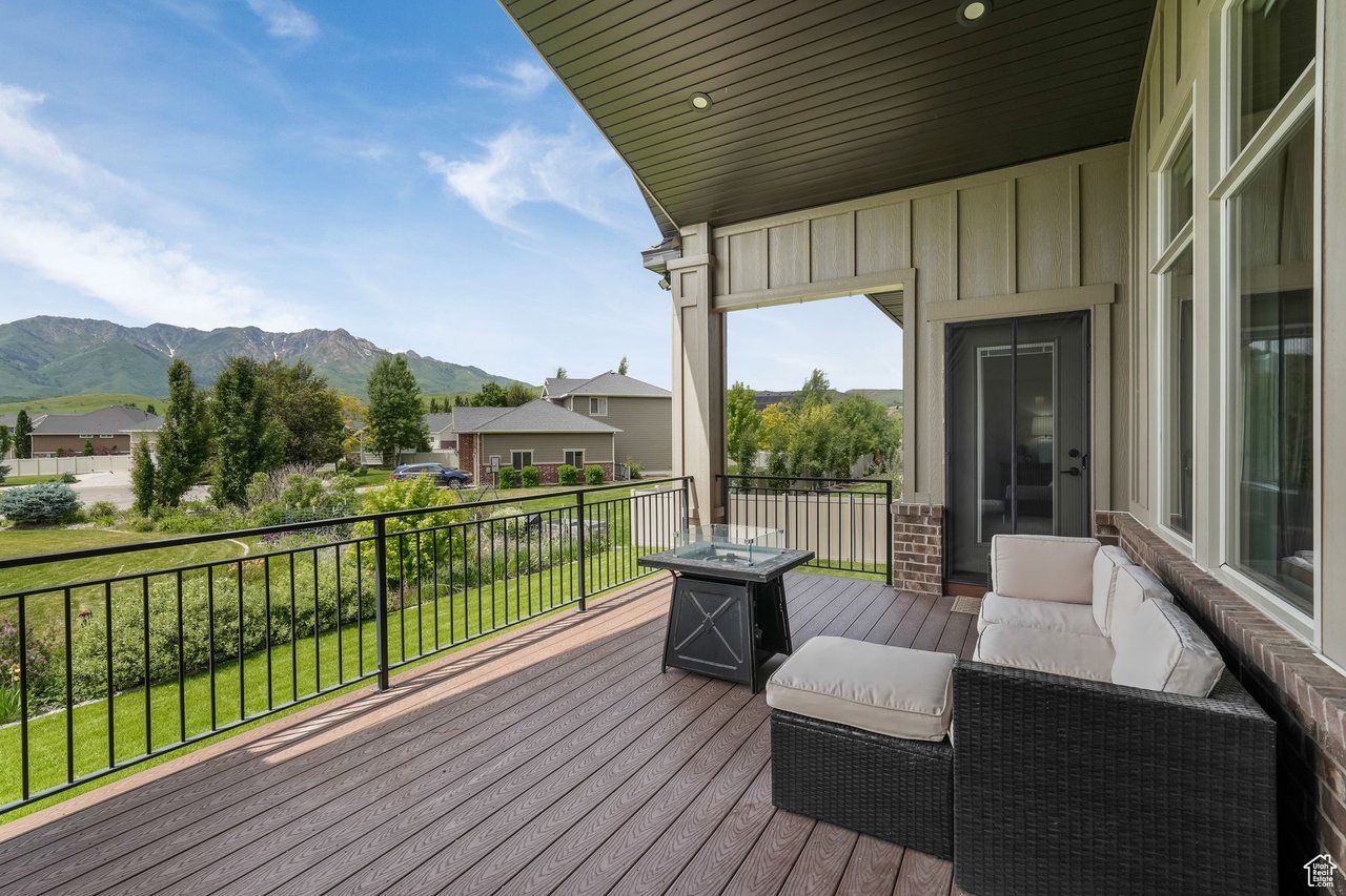 6035 Hidden Valley Rd