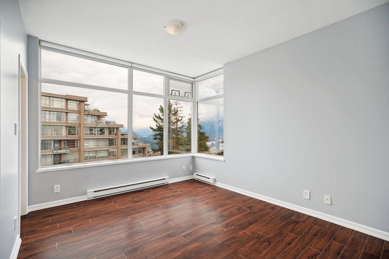 904-9288 University Cres
