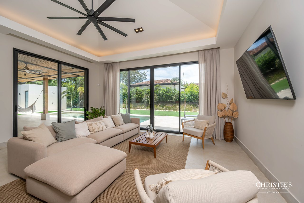 Casa Jade | Contemporary Resort Living in Hacienda Pinilla 