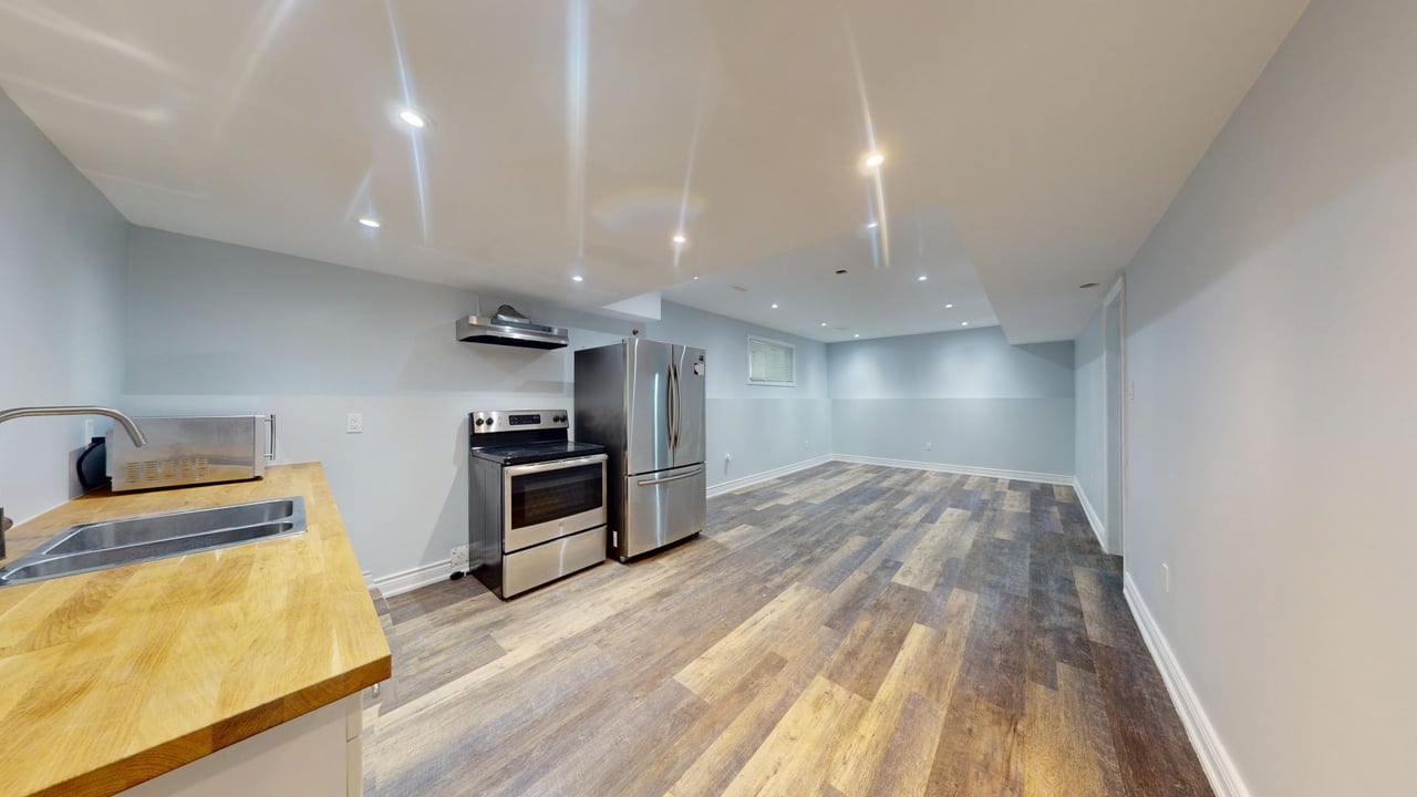 1048 Gilmore Ave Unit: Lower