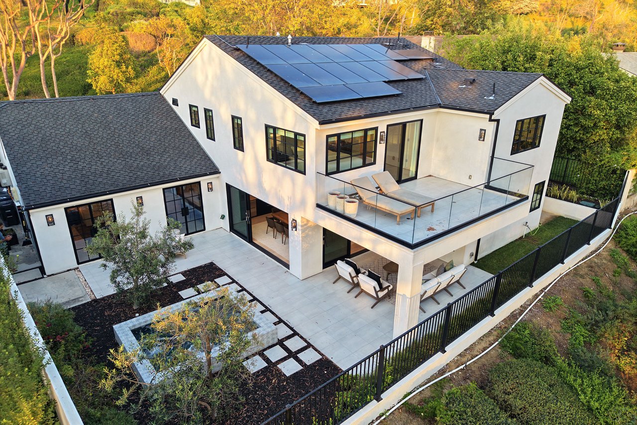 2207 Port Harwick Place