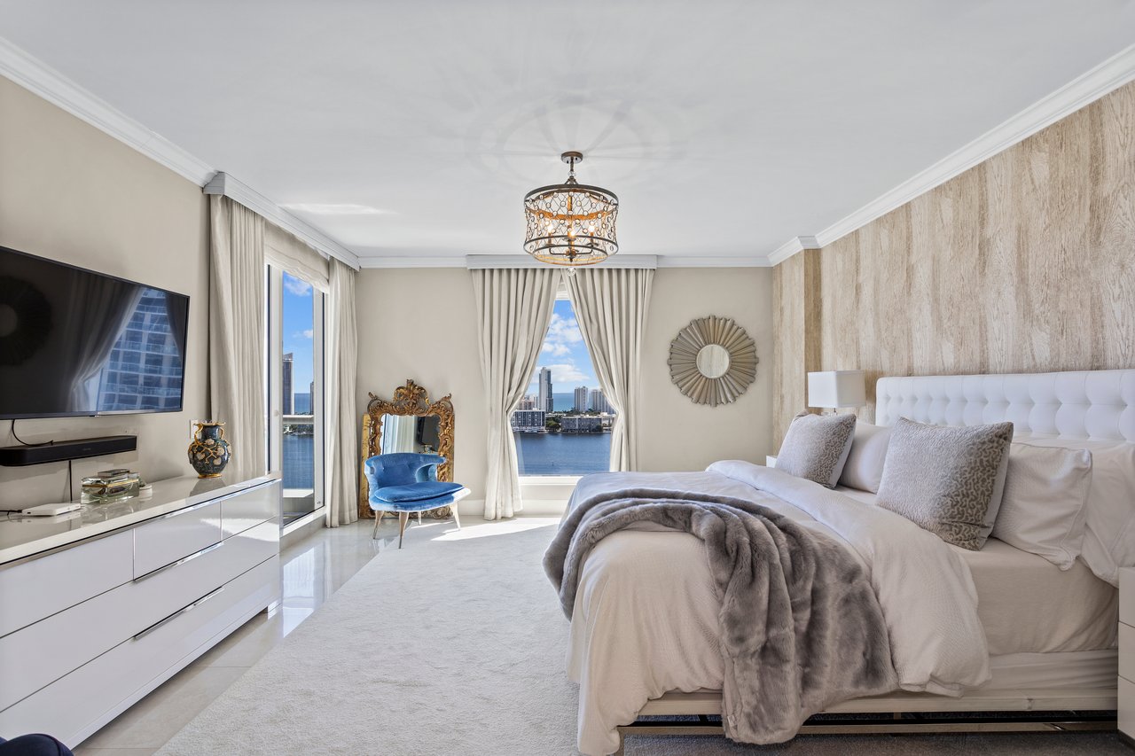 6000 Island Blvd # 2507