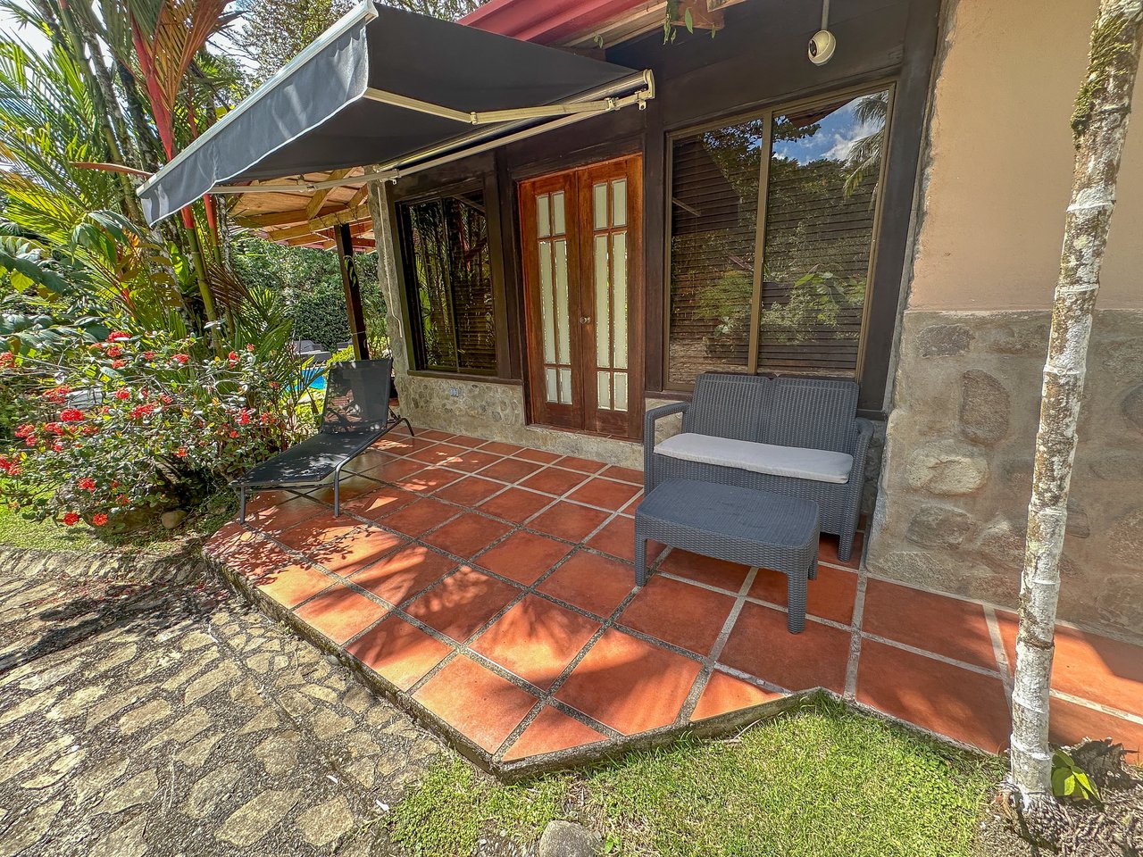 A riverfront 3-bed home on a large property In Ojochal, Costa Rica