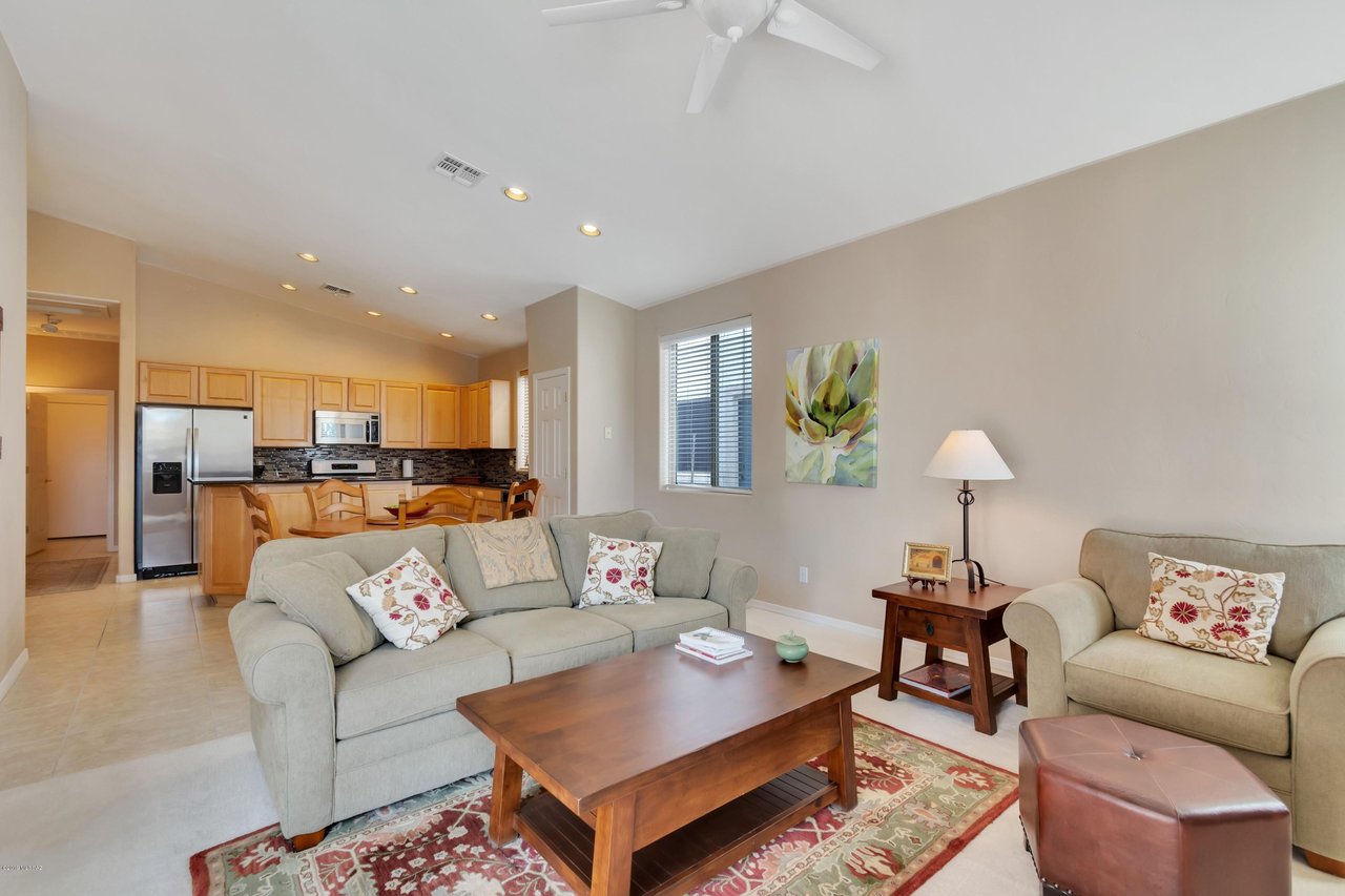 360 W Sacaton Canyon Dr