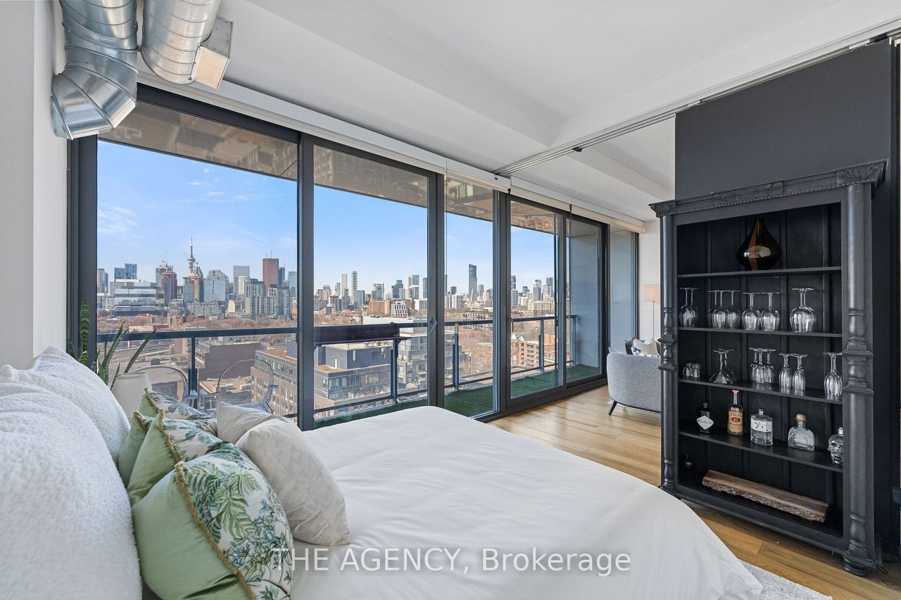 PENTHOUSE LIVING IN CORKTOWN