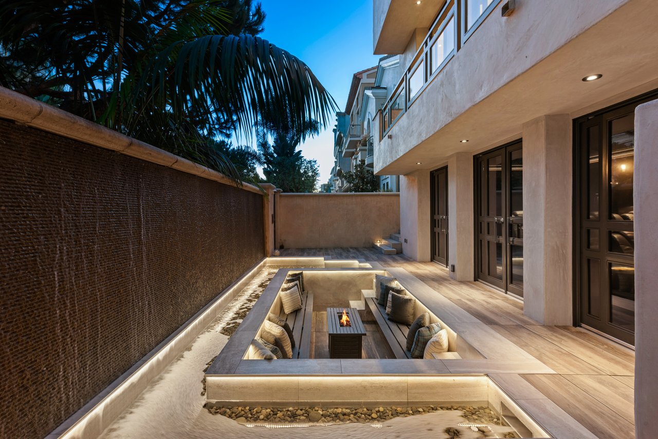 145 Channel Pointe Mall