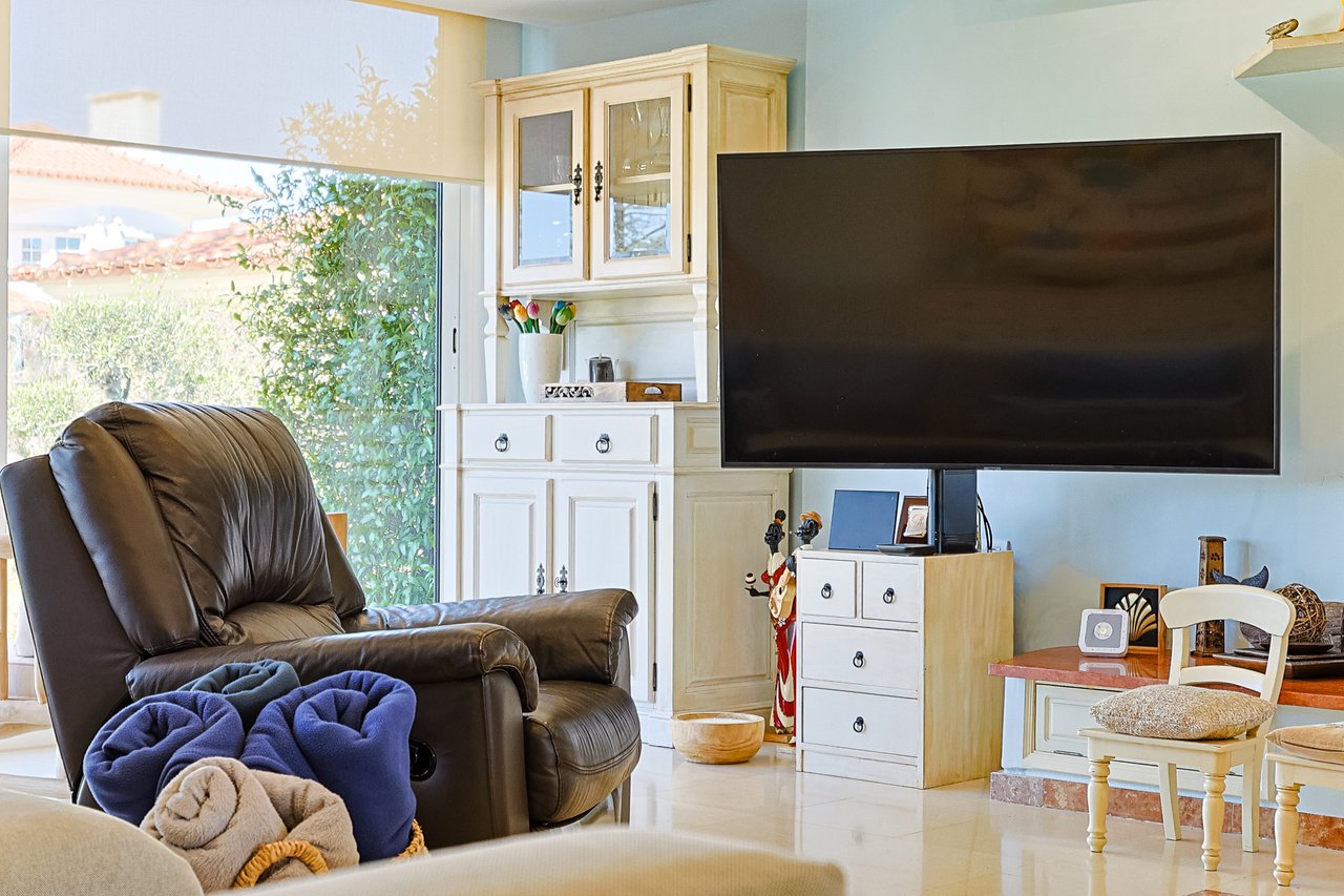 Exclusive 4,000 m² Estate in Azeitão with Tennis Court, Spa & Approved Development Project