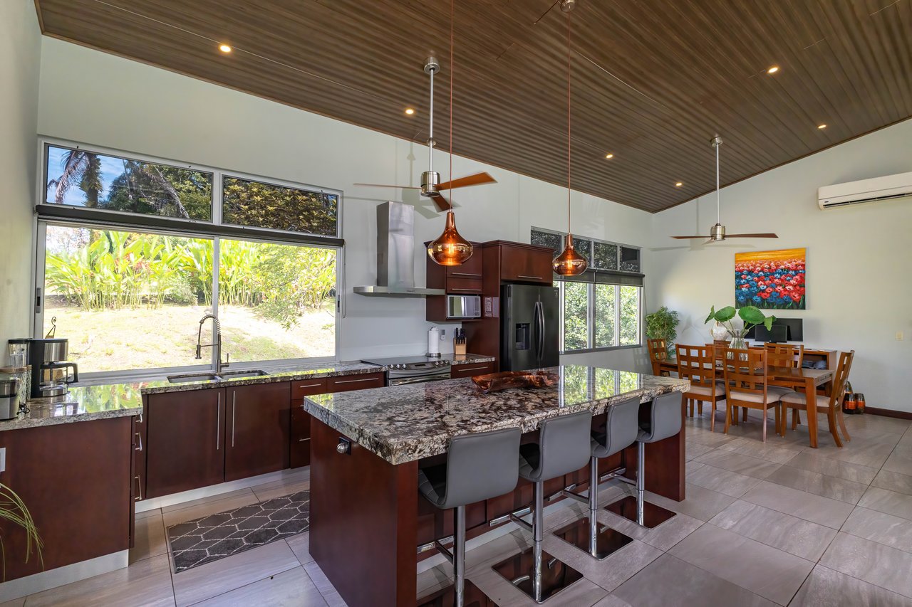 Casa Del Lago With Guest Apartment 