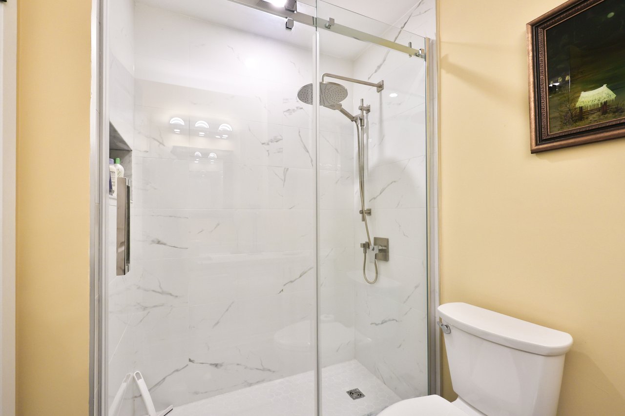 801-2511 Lakeshore Rd W, Oakville