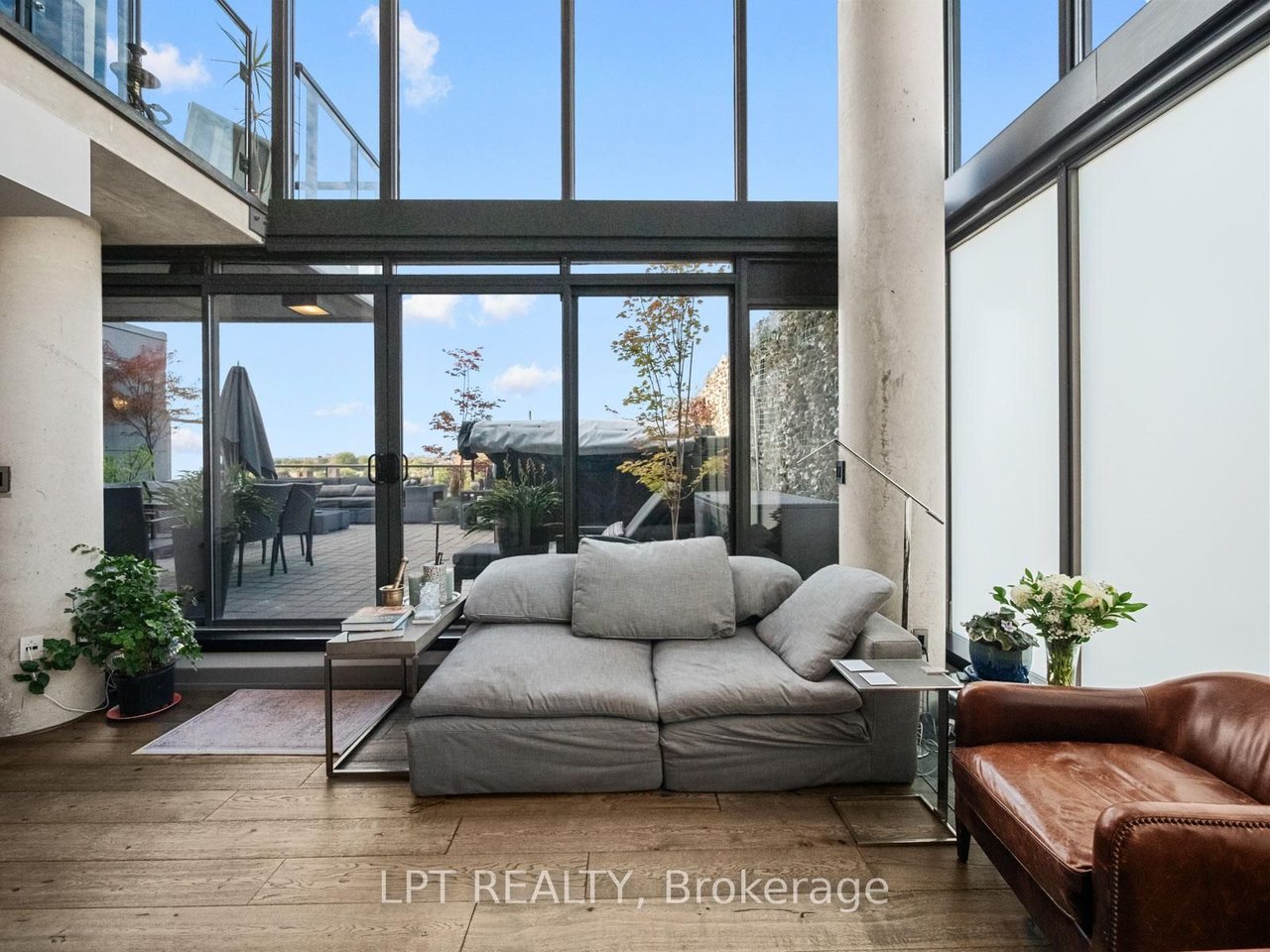 PENTHOUSE LUXURY IN KING WEST