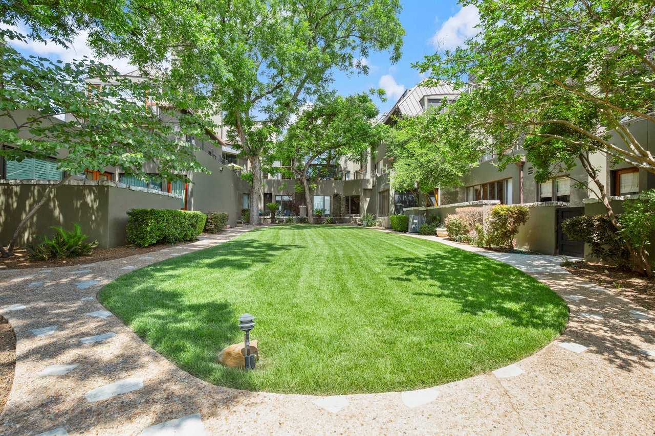 1111 W 12th