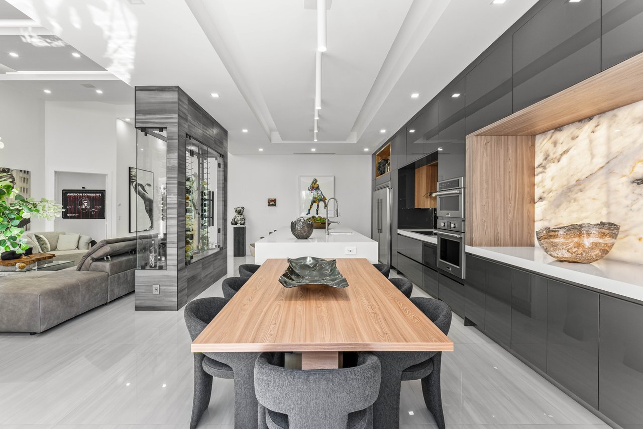 5719 Waterford