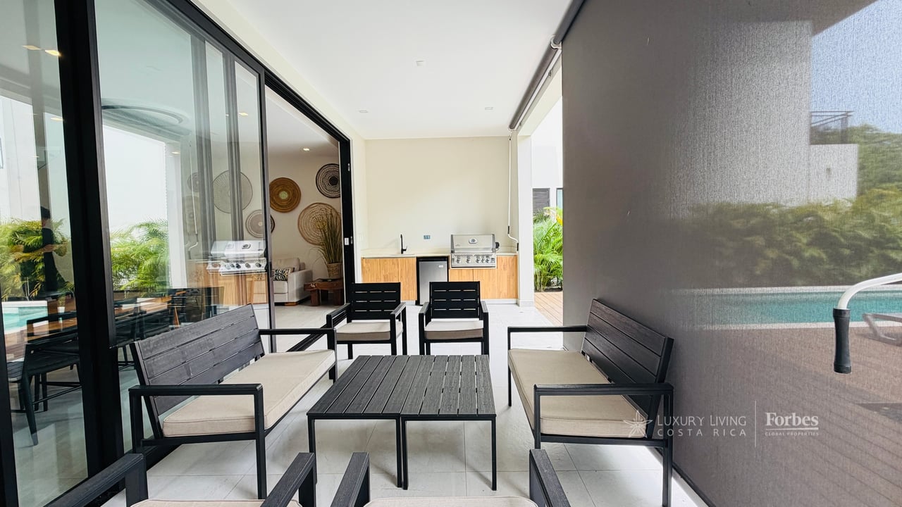 21479 - Luxury villa, 4 bedrooms, pool and excellent ROI for investors
